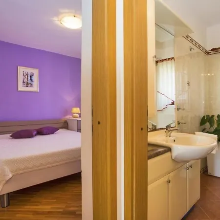Im Dorf Kujici * Hreljici